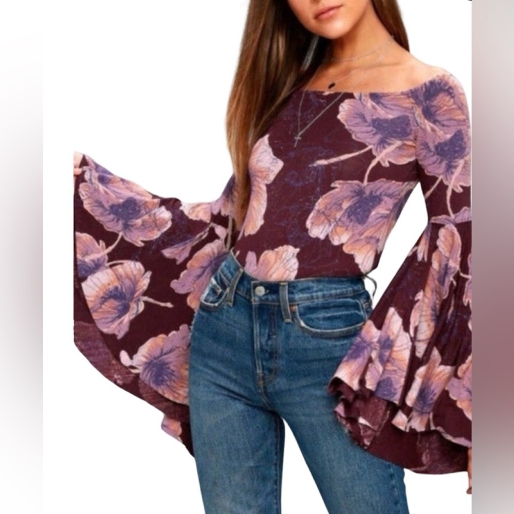 WE THE FREE BOHO FLORAL OFF-
SHOULDER BELL SLEEVE TOP      SIZE: Small
